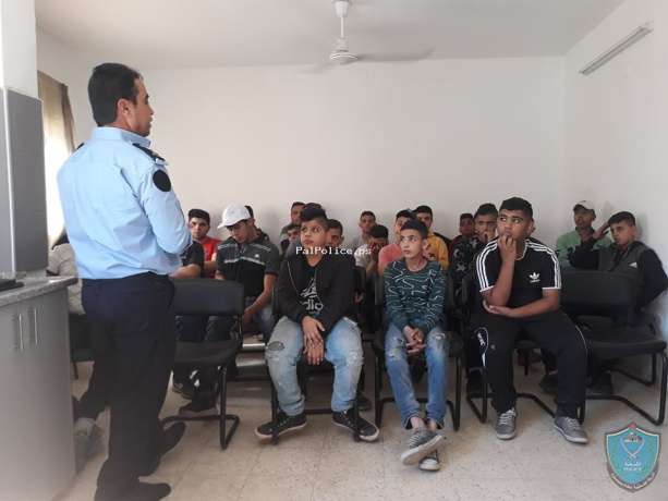 الشرطة تختتم سلسلة محاضرات توعوية شرطية لطلبة مركز التدريب المهني في قلقيلية