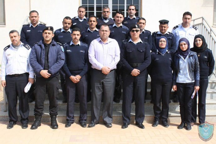 الشرطة تحتفل بتخريج دورتين في كلية فلسطين للعلوم الشرطية