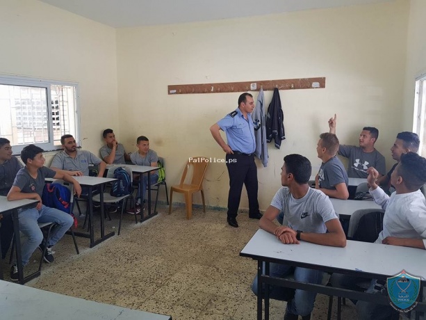 الشرطة تنظم  محاضرات توعية في مدرسة عطاره برام الله