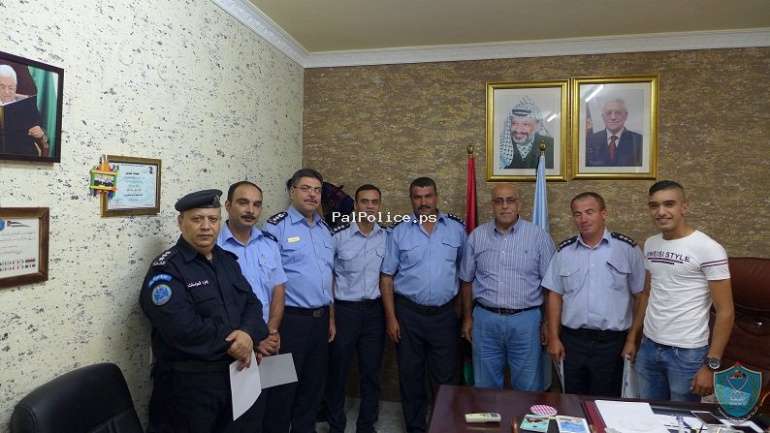 الشرطة تخرج دورة التدريب أثناء الخدمة السادسة في قلقيلية
