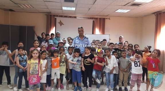 الشرطة ومركز الطفل يطلقان مشروع (بنحب الشرطة) في اريحا