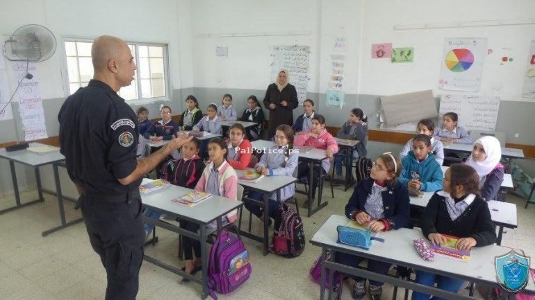 الشرطة تواصل محاضرات التوعية الامنية  لطلبة مدارس محافظة سلفيت