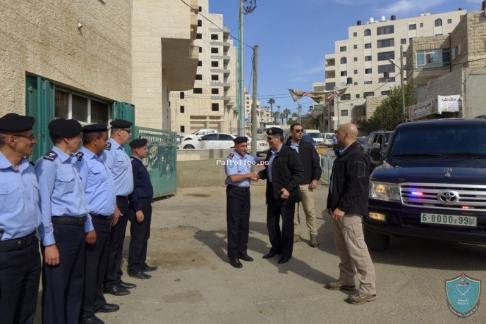 اللواء حازم عطالله يتفقد مديرية شرطة ضواحي القدس