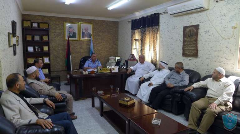 الشرطة والأوقاف يبحثان سبل تعزيز التعاون المشترك في قلقيلية