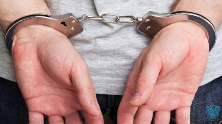 الشرطة تلقي القبض على تاجر مخدرات بنابلس