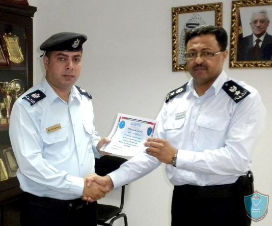 مدير شرطة سلفيت يكرم شرطة المرور والسائقين الملتزمين في المحافظة