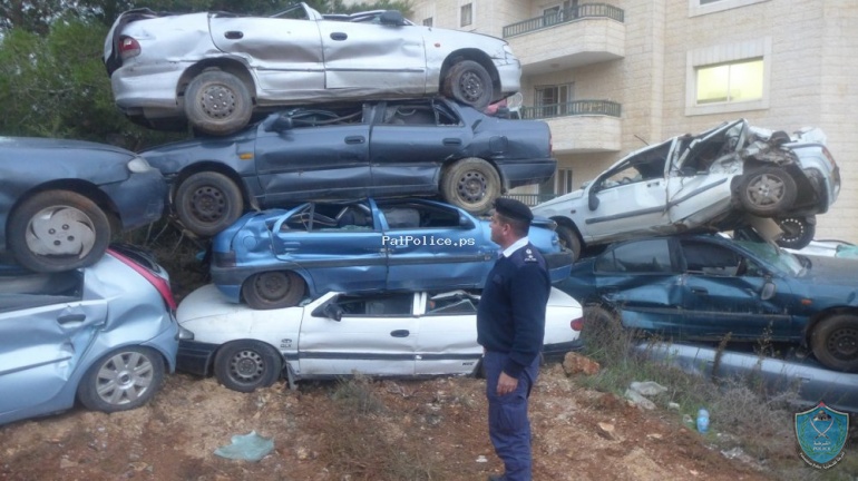 الشرطة تتلف 130 مركبة غير قانونية في رام الله