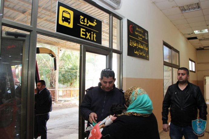 119 ألف مسافر تنقلوا عبر معبر الكرامة وتوقيف 177 مطلوبا الشهر الماضي