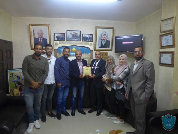 وفد من كلية الحقوق بجامعة القدس يزور شرطة ضواحي القدس