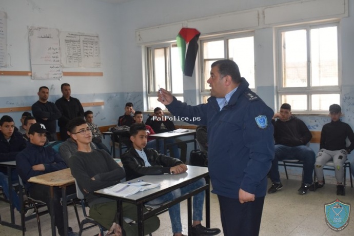 الشرطة تقدم عدد من محاصرات التوعية وإلارشاد في مدارس بلدة الرام بضواحي القدس المحتلة