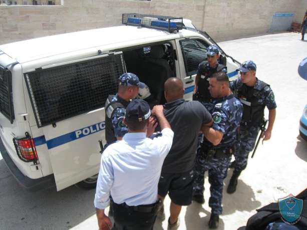 الشرطة تفض شجارا وتقبض على 8 أشخاص في قلقلية