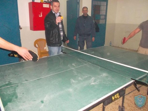 الشرطة تنظم بطولة لكرة تنس الطاولة في مركز إصلاح وتأهيل رام الله