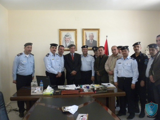 شرطة طوباس تقدم التهاني بعيد الفصح  المجيد لعطوفة محافظ محافظة طوباس