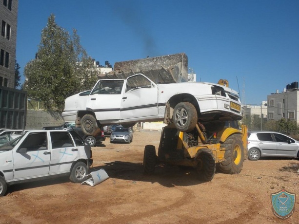 الشرطة تتلف 88 مركبة غير قانونية في رام الله