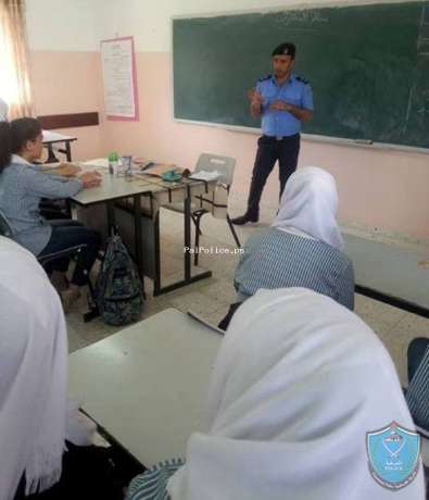 الشرطة تعقد محاضرة حول مخاطر المخدرات لطالبات مدرسة جمال عبد الناصر بطولكرم