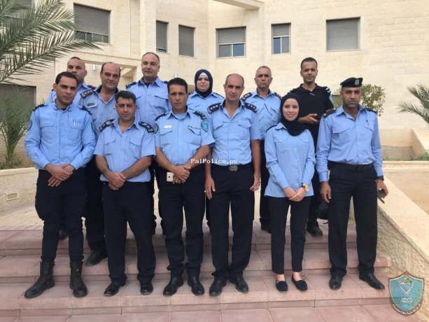 الشرطة تخرج دورة تخصصية لإدارة المرور في كلية فلسطين للعلوم الشرطية