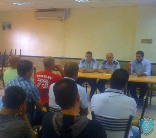 المفوضية السياسية  في شرطة بيت لحم تقيم محاضرة سياسية لضباط وافراد الشرطة