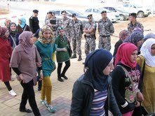 كلية فلسطين للعلوم الشرطية تستضيف طالبات  من مدرسة ترقوميا الثانوية