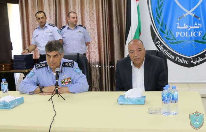 بمناسبة يوم الشرطة الفلسطينية اللواء حازم عطاالله يكرم عدد من منتسبي الشرطة