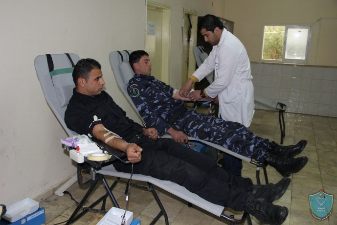 الشرطة تتبرع بالدم لصالح بنك الدم الوطني