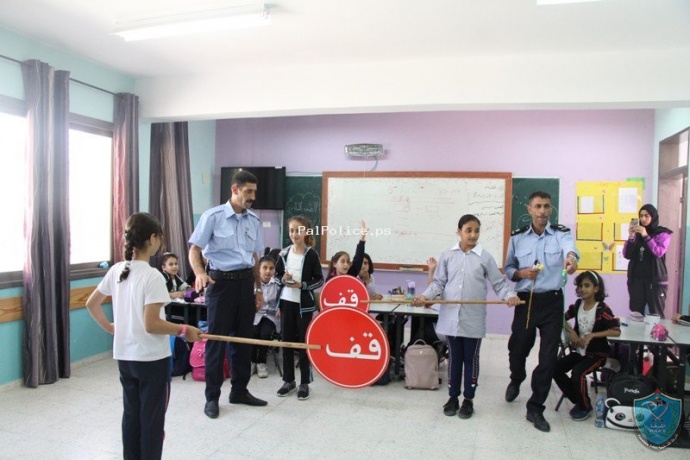 شرطة تواصل تنظيم محاضرات التوعية لطلبة المدارس بمحافظة سلفيت