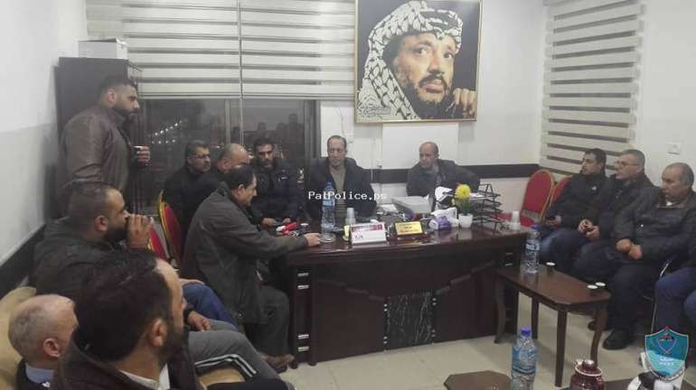 الشرطة تبحث سبل التعاون المشترك مع تنظيم فتح في مخيم قلنديا