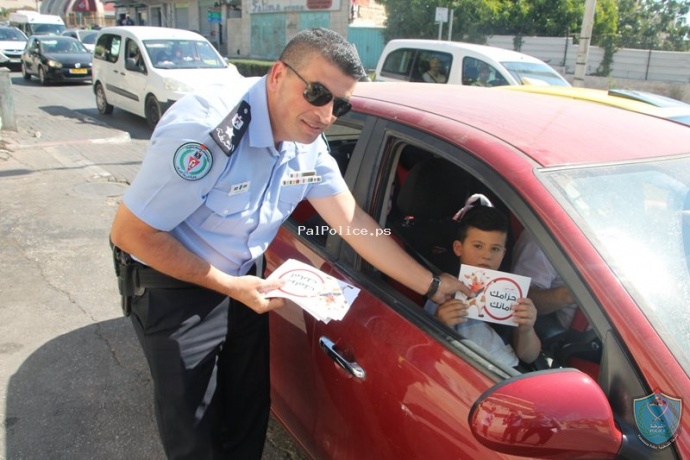 الشرطة تطلق مشروع توعوي ميداني بعنوان " حزامك أمانك " في بيت لحم