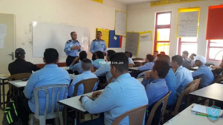 مركز الشرطة المتنقل ينظم محاضرات استهدفت 90 طالب بمحافظة بيت لحم