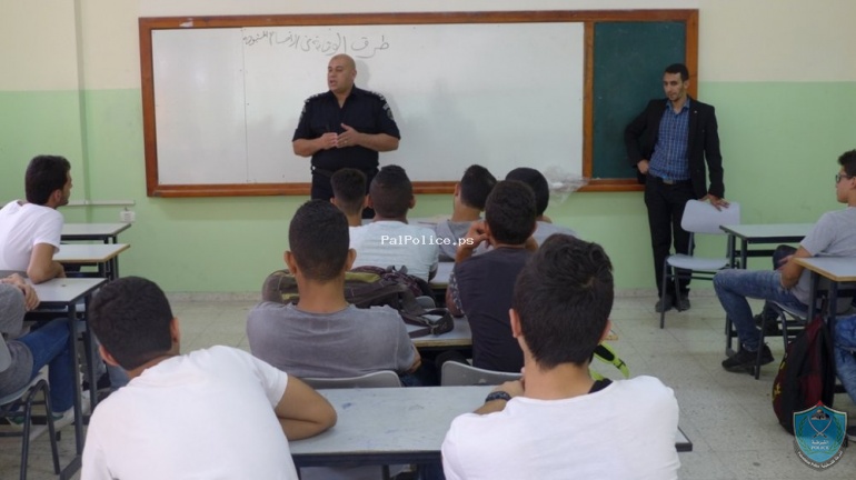 الشرطة تعقد محاضرتين توعيه شرطيه لطلاب مدرسة عدنان السفاريني بطولكرم