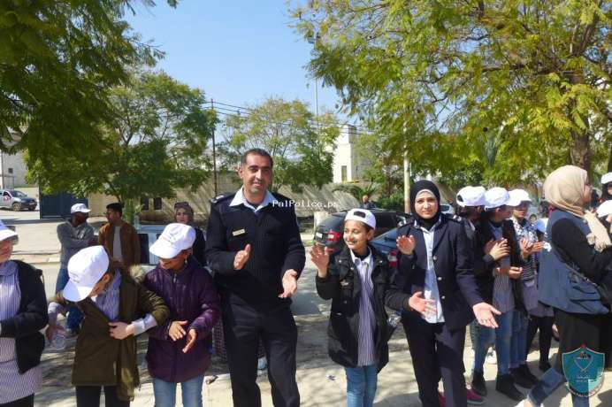 الشرطة تشارك وتامن مسيرة للاطفال بمناسبة يوم الطفل الفلسطيني في جنين