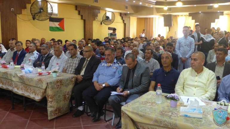 إدارة المدرسة الثانوية الصناعية تكرم شرطة محافظة قلقيلية