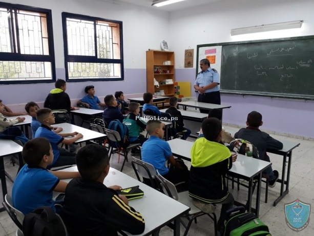 الشرطة تنظم محاضرتي توعية لطلاب و طالبات مدارس بدو في ضواحي القدس.