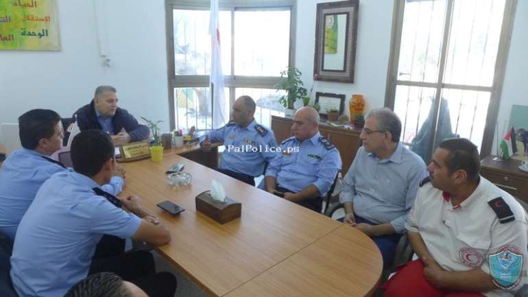 وفد من الشرطة يزور جمعية الهلال الأحمر الفلسطيني  في قلقيلية