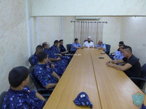 الشرطة تنظم محاضرة دينية حول فضائل شهر رمضان المبارك في قلقيلية