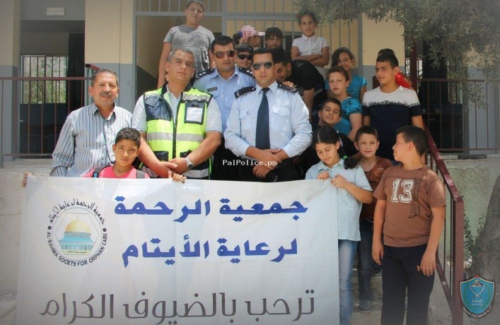 الشرطة تقيم يوماً شرطياً لأكثر من 100 طفل بمخيم جمعية الرحمة لرعاية الأيتام في بيت لحم