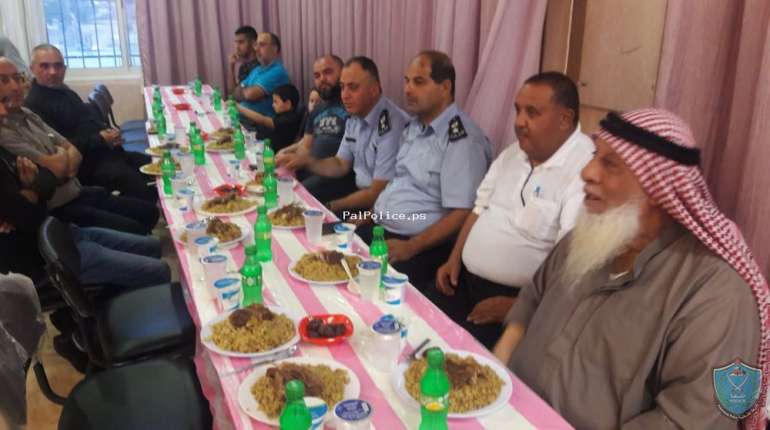 الشرطة تنظم أمسية رمضانيه ومأدبة  إفطار لجمعية الأيتام  في أريحا