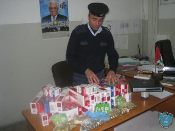 الشرطة تكشف ملابسات محل تجاري بمبلغ (20) الف شيكل في نابلس.