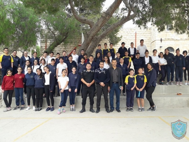 الشرطة تنظم نشاطا بعنوان " أمنكم بايديكم " لأكثر من 200 طالب في بيت لحم
