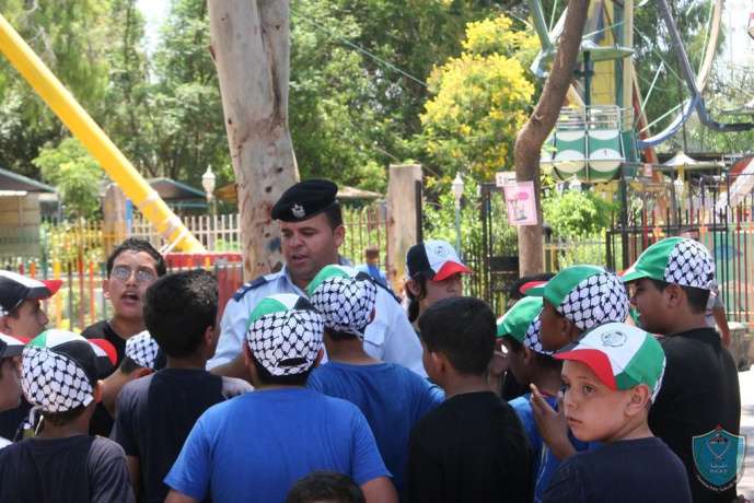 الشرطة ومكتبة البلدية ينظمان يوما ترفيهيا لأشبال وزهرات النادي الصيفي في قلقيلية
