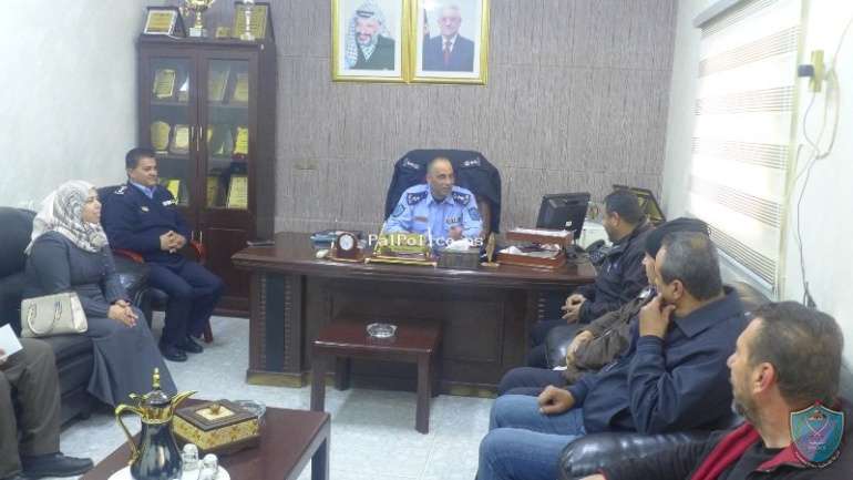 وفد من  السائقين والنقابة العامة لعمال النقل العام يزور شرطة قلقيليه