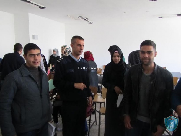 الشرطة تنظم محاضرة بعنوان (النوع الاجتماعي وتمكين النساء) بجامعة الخليل