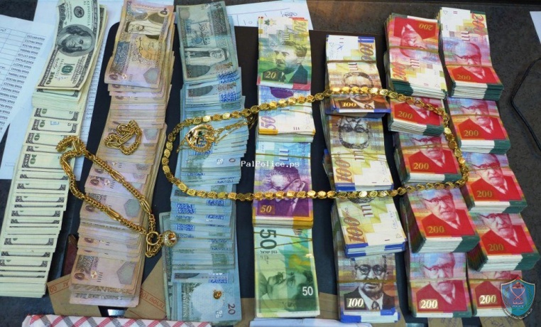 الشرطة تكشف ملابسات سرقة قرابة 350 الف شيكل ومصاغ ذهبي في نابلس