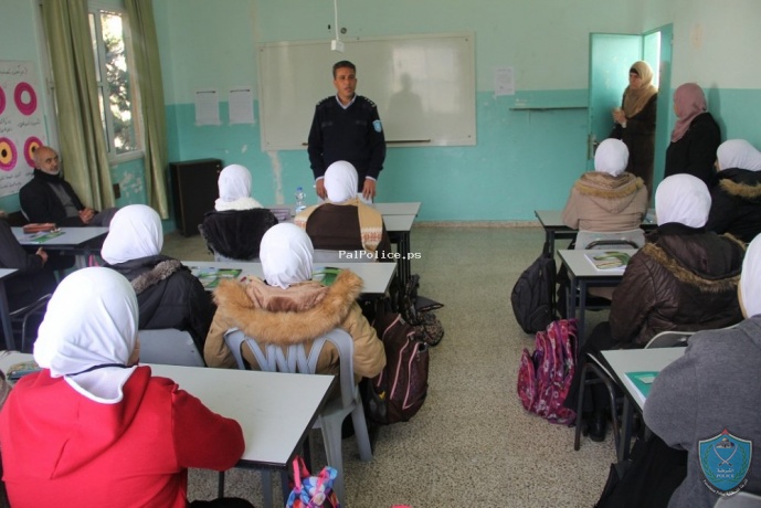 الشرطة تنظم محاضرات توعية في مدارس بلدة ابو فلاح الثانوية برام الله
