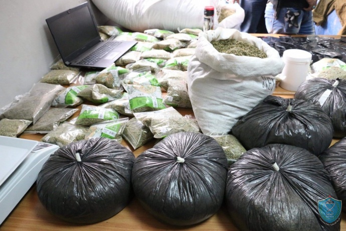 الشرطة و باسناد الاجهزه الامنية تضبط 60 كغم مخدرات شرق نابلس