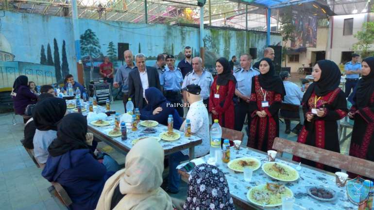 الشرطة وحملة رمضان الخير والبرلمان القلقيلي وفريق بصمة خير ينظمون سلسلة فعاليات مجتمعية رمضانية في قلقيلية