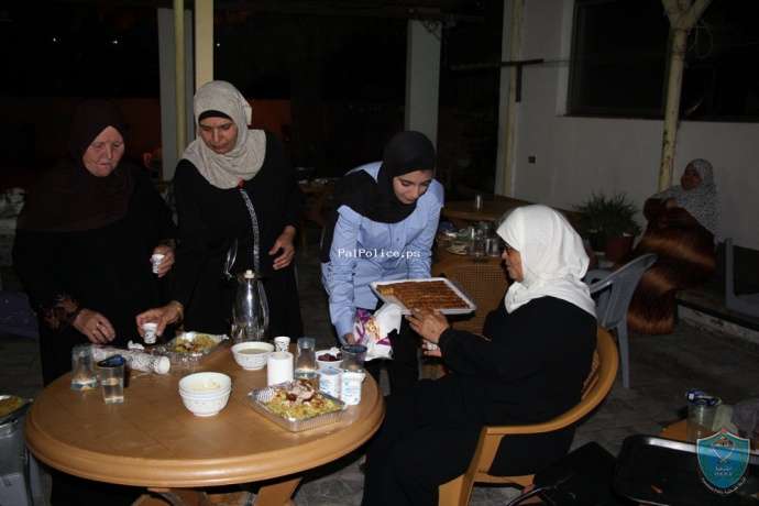 الشرطة تنظم وجبة إفطار رمضاني لجمعية الوفاء لرعاية المسنين في سلفيت