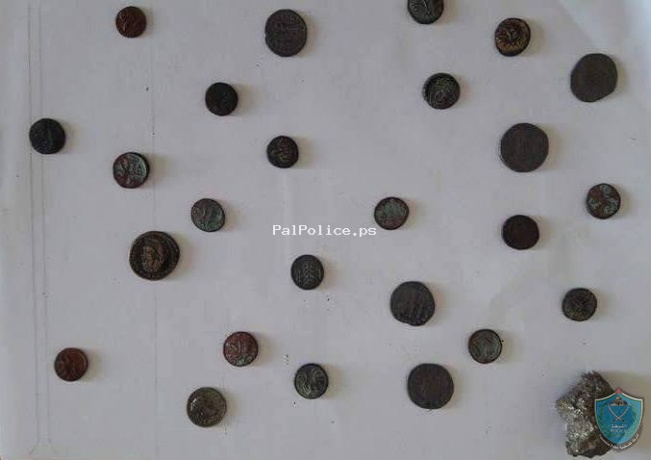 الشرطة تضبط 24 قطعة أثرية تعود لعصور مختلفة في بيت لحم