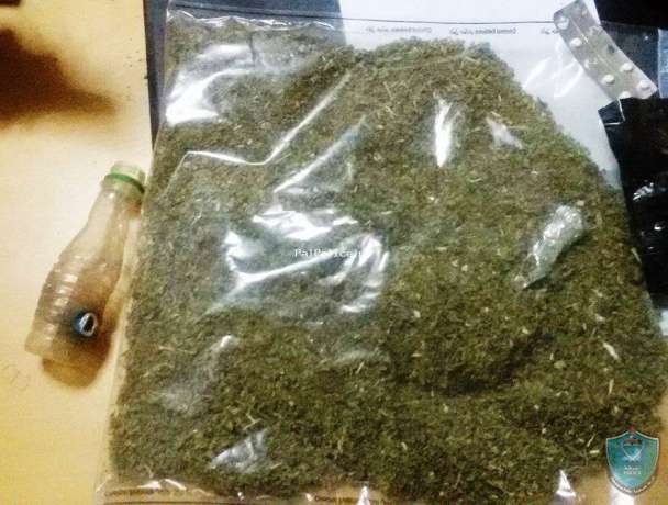الشرطة تضبط نصف كيلو من مادة القنب المهجن في منزل احد مروجي المخدرات في بلدة بدو