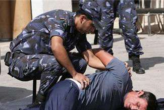 الشرطة تفض شجار وتلقي القبض على 7  أشخاص في نابلس