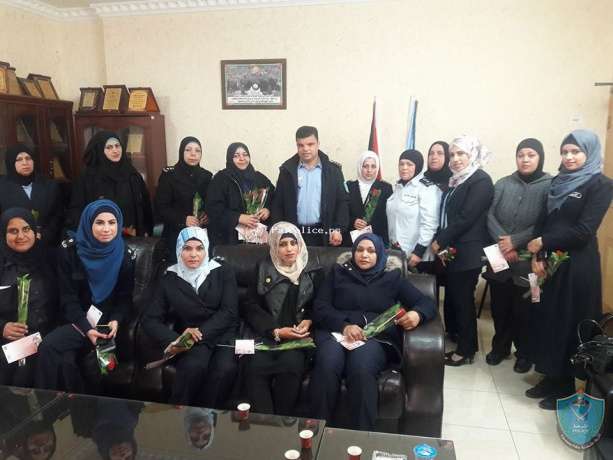 الشرطة تكرم الشرطيات و النساء العاملات بالمؤسسات بمناسبة اليوم العالمي للمرأة في طولكرم